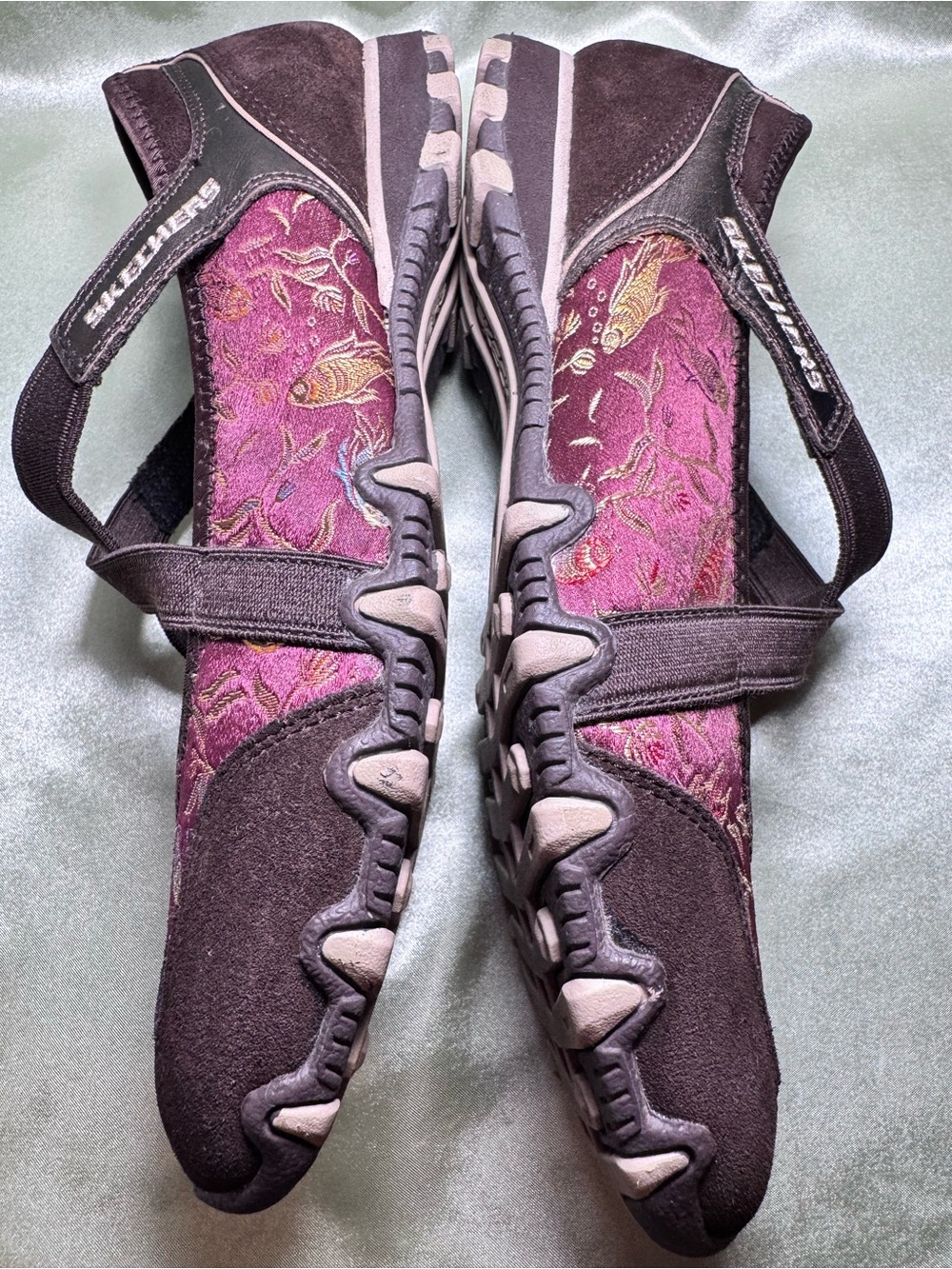 Skechers Suede Fish Print Metallic Slip On Strap Shoes Womens SN 21437 Size 7.5 - Picture 6 of 8